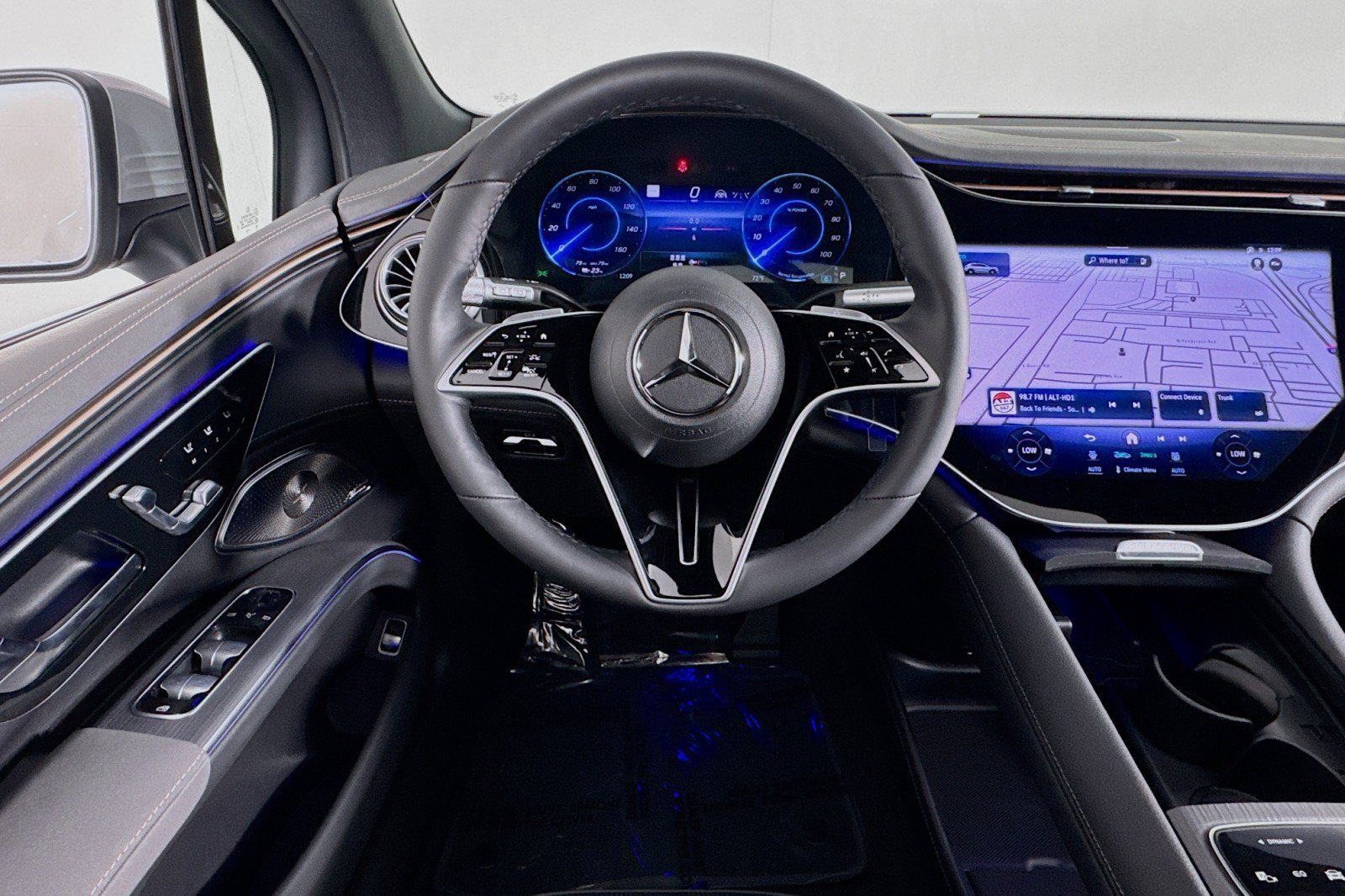 New 2026 Mercedes-Benz EQS 400 4MATIC SUV image 4