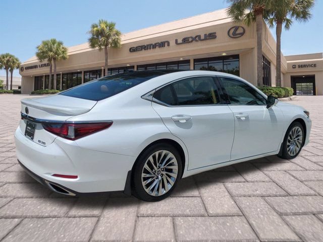 Certified 2022 Lexus ES 350 Ultra Luxury w/ Accessory Package 2 FWD image 4