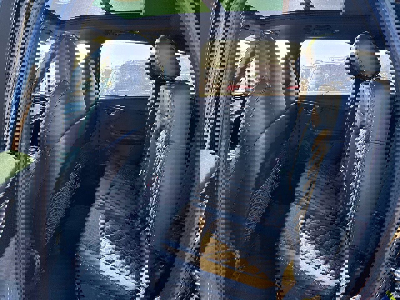 Used 2022 Audi SQ7 Prestige w/ Prestige Package image 9