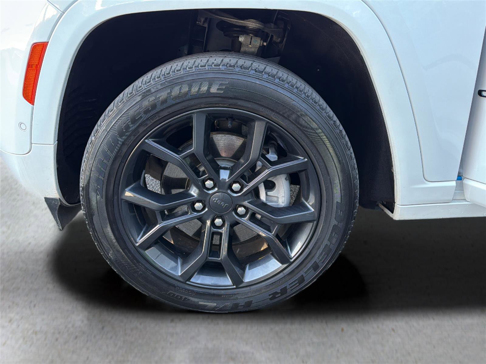 Used 2023 Jeep Grand Cherokee 30th Anniversary AWD/4WD image 42