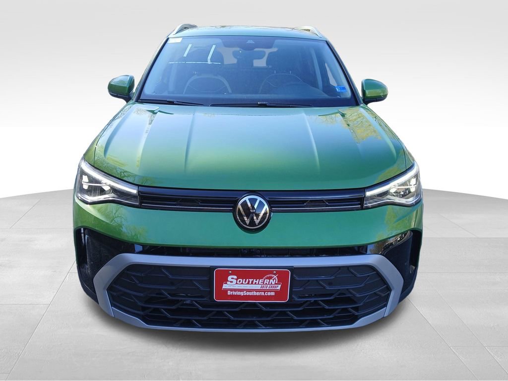 New 2026 Volkswagen Taos SE image 8