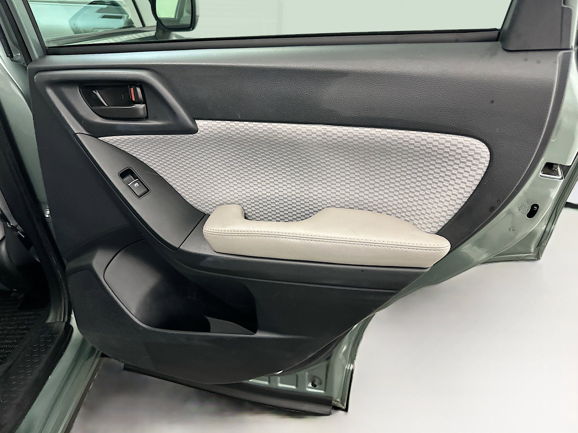 Used 2018 Subaru Forester 2.5i Premium AWD/4WD image 32