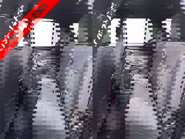 Used 2023 Chevrolet Traverse LT image 26