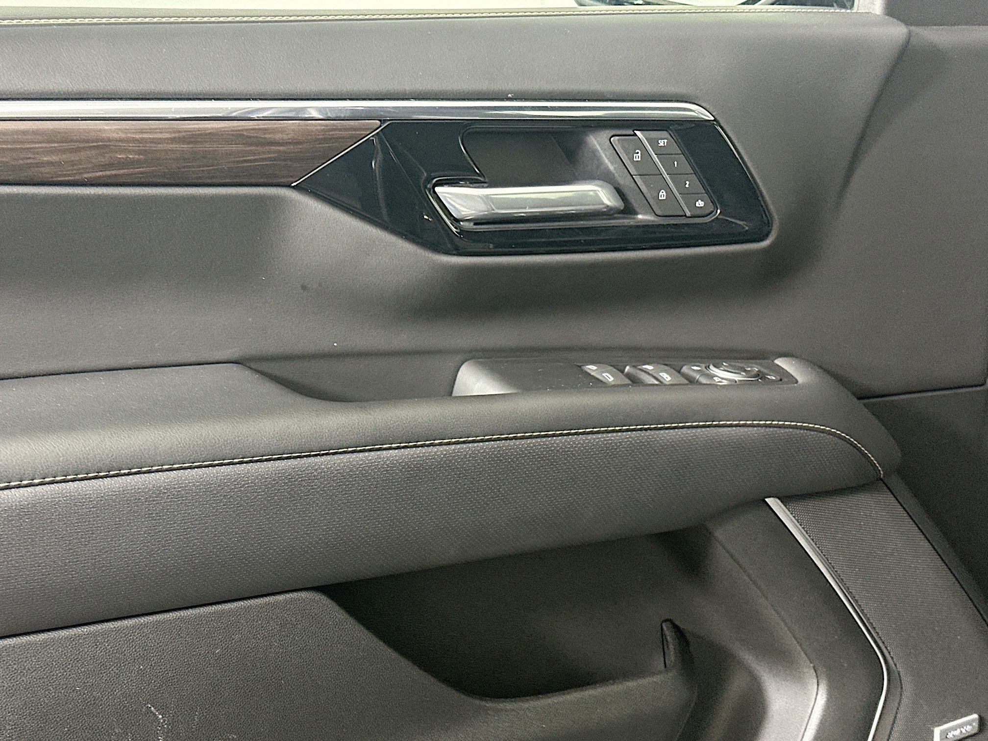 Used 2025 Chevrolet Tahoe Premier image 15