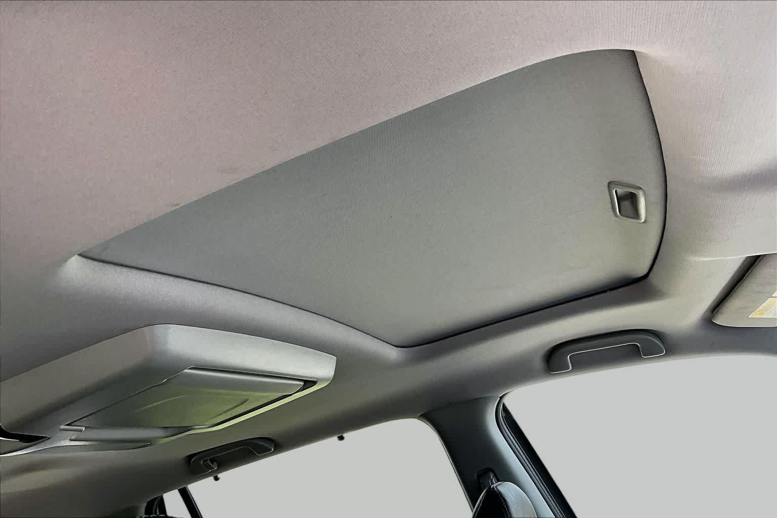 Used 2022 Honda Pilot Touring image 14
