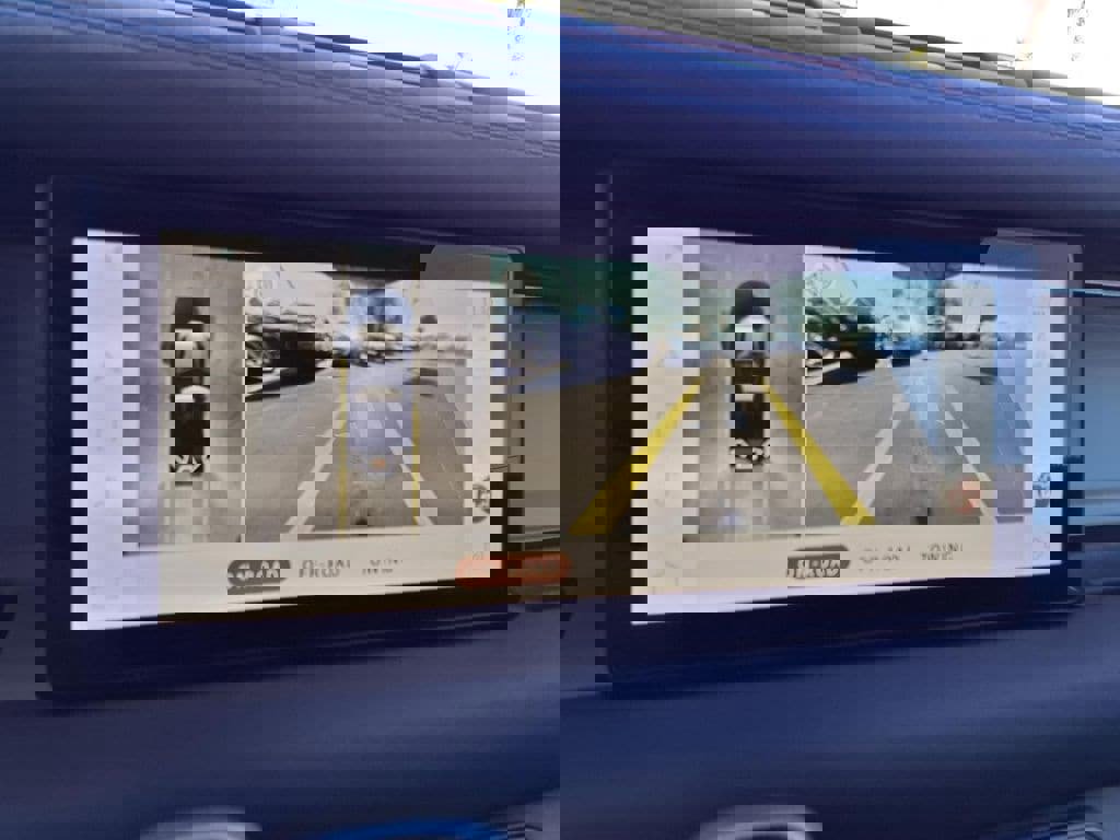 Used 2021 Land Rover Defender 90 First Edition image 6