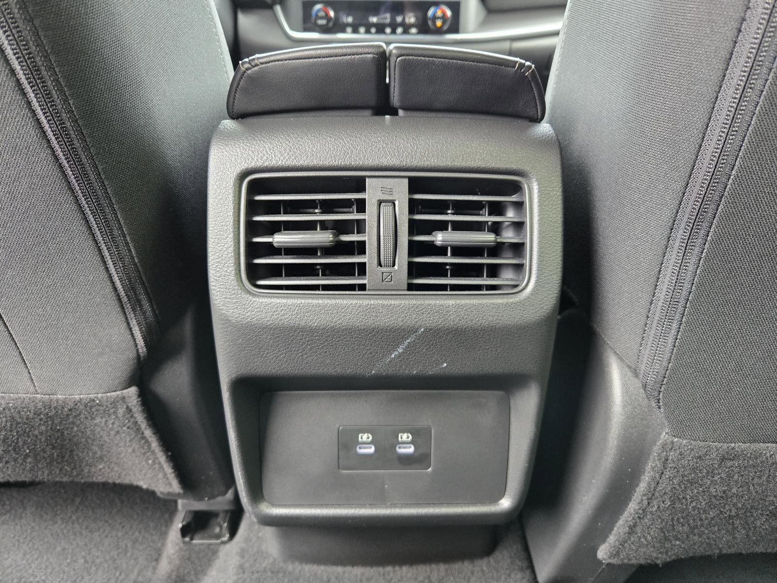 Used 2024 Nissan Rogue SV FWD image 26