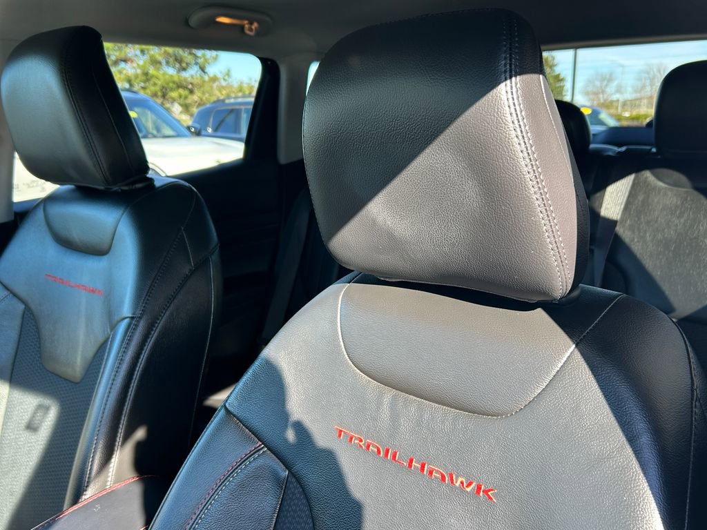 Used 2022 Jeep Compass Trailhawk image 14