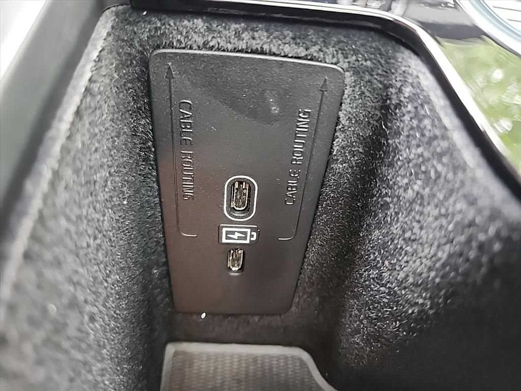 Certified 2025 Volvo XC60 T8 Core AWD/4WD image 38