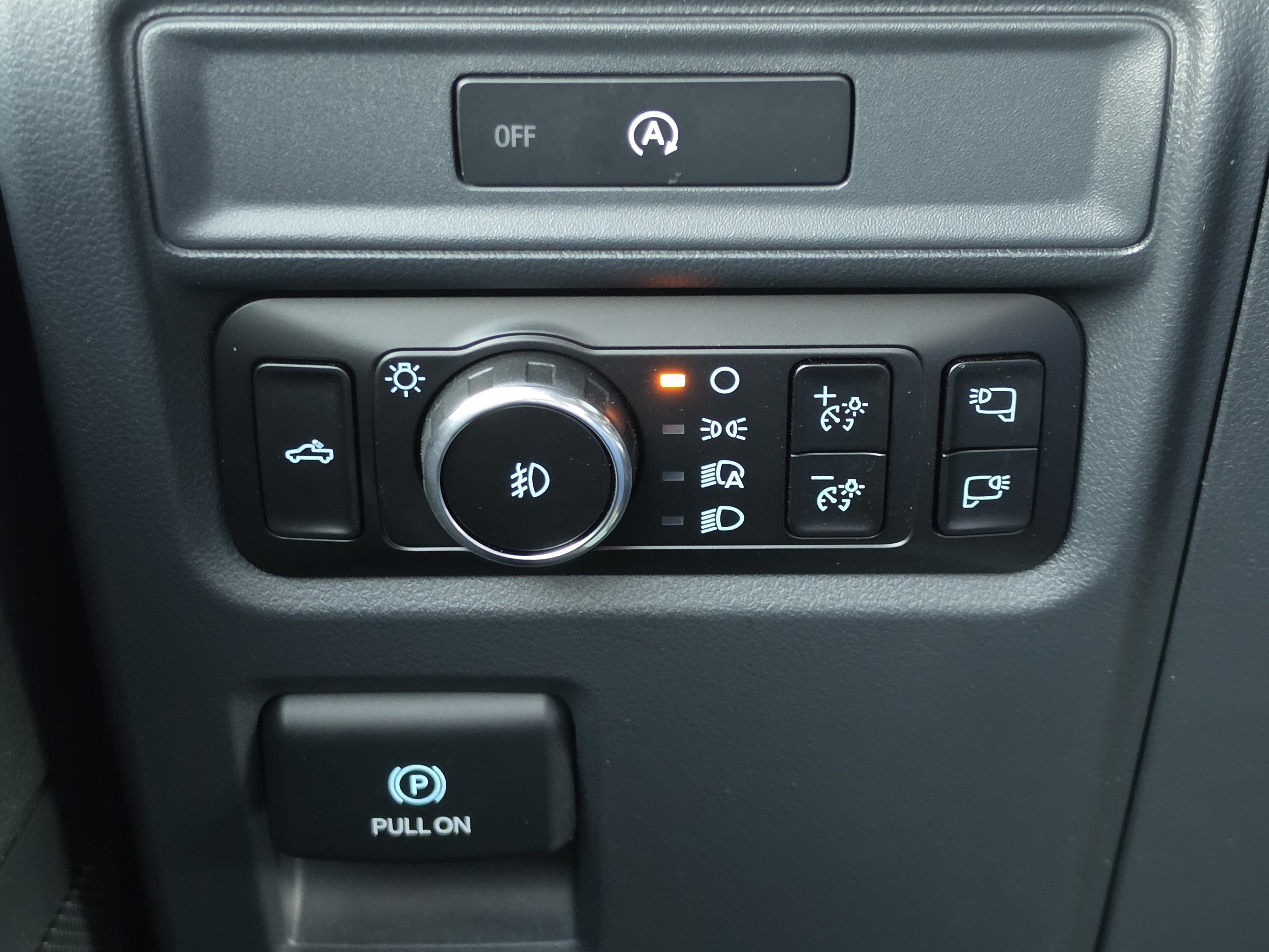 Used 2025 Ford F150 XLT w/ Equipment Group 302A MID RWD image 13