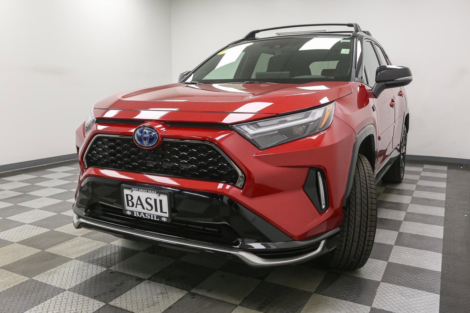 Used 2024 Toyota RAV4 XSE w/ Weather Package image 4
