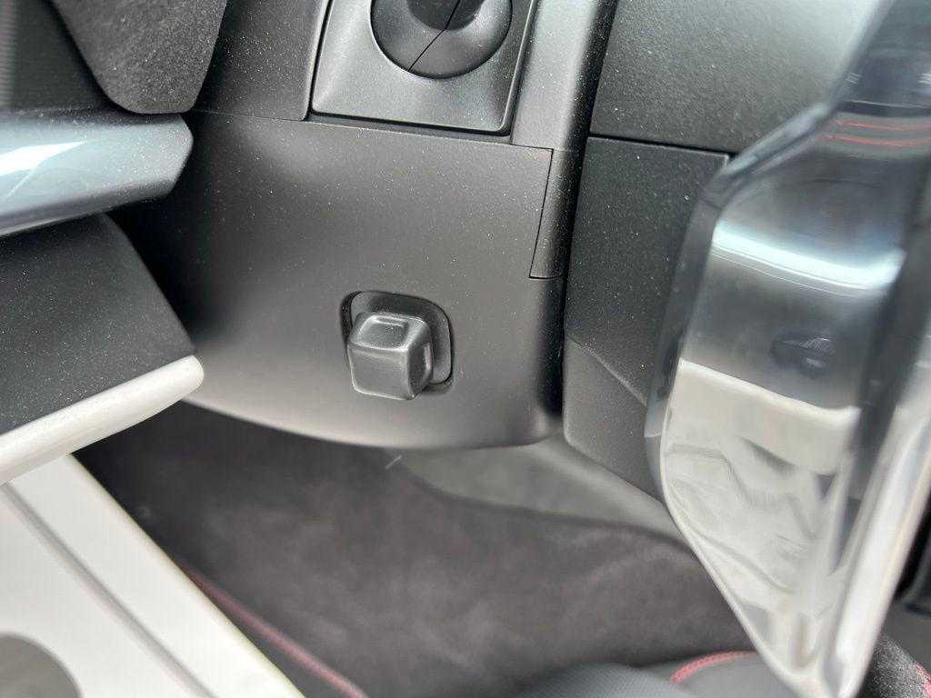 Used 2023 Chevrolet Corvette Stingray Premium Conv w/ Z51 Performance Package image 37