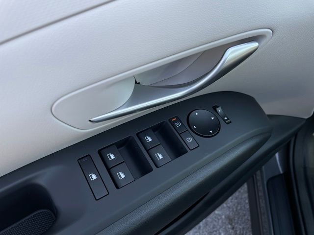 New 2025 Hyundai Tucson SE image 17