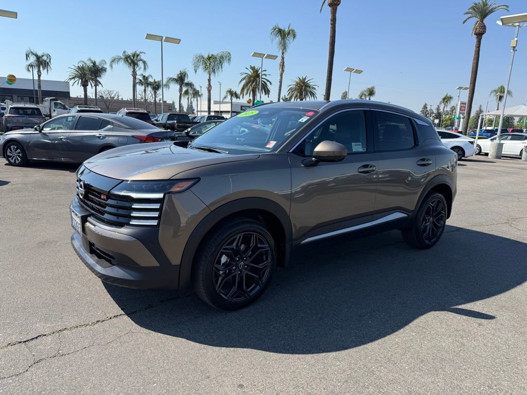 Used 2025 Nissan Kicks SR image 3