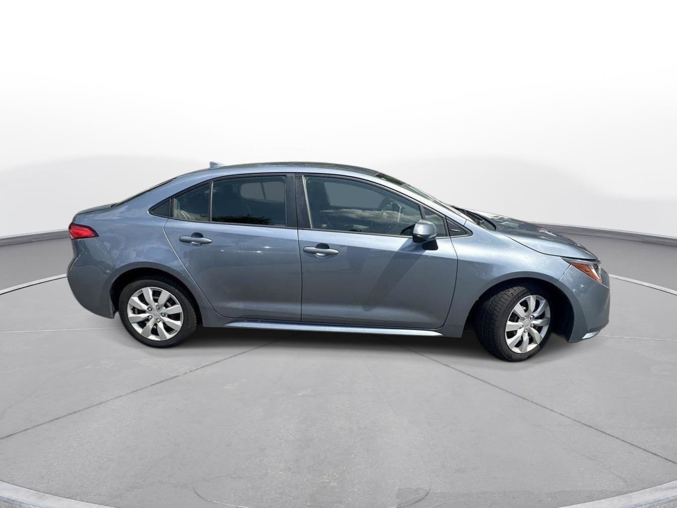 Used 2020 Toyota Corolla LE FWD image 5