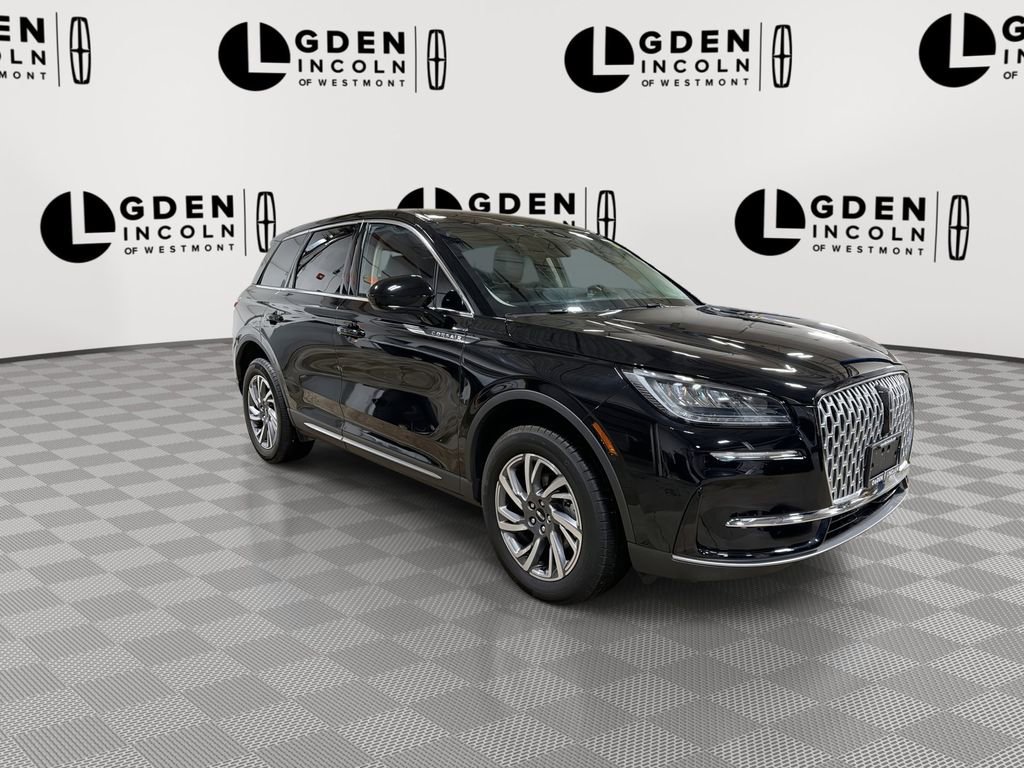 Used 2025 Lincoln Corsair AWD image 2