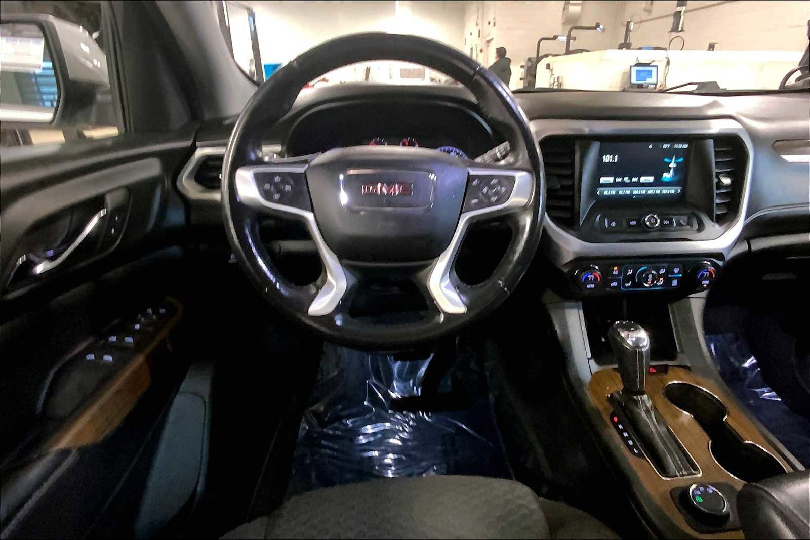 Used 2018 GMC Acadia SLE image 6