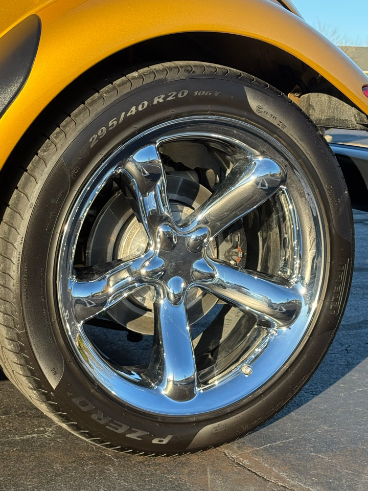 Used 2002 Chrysler Prowler image 10