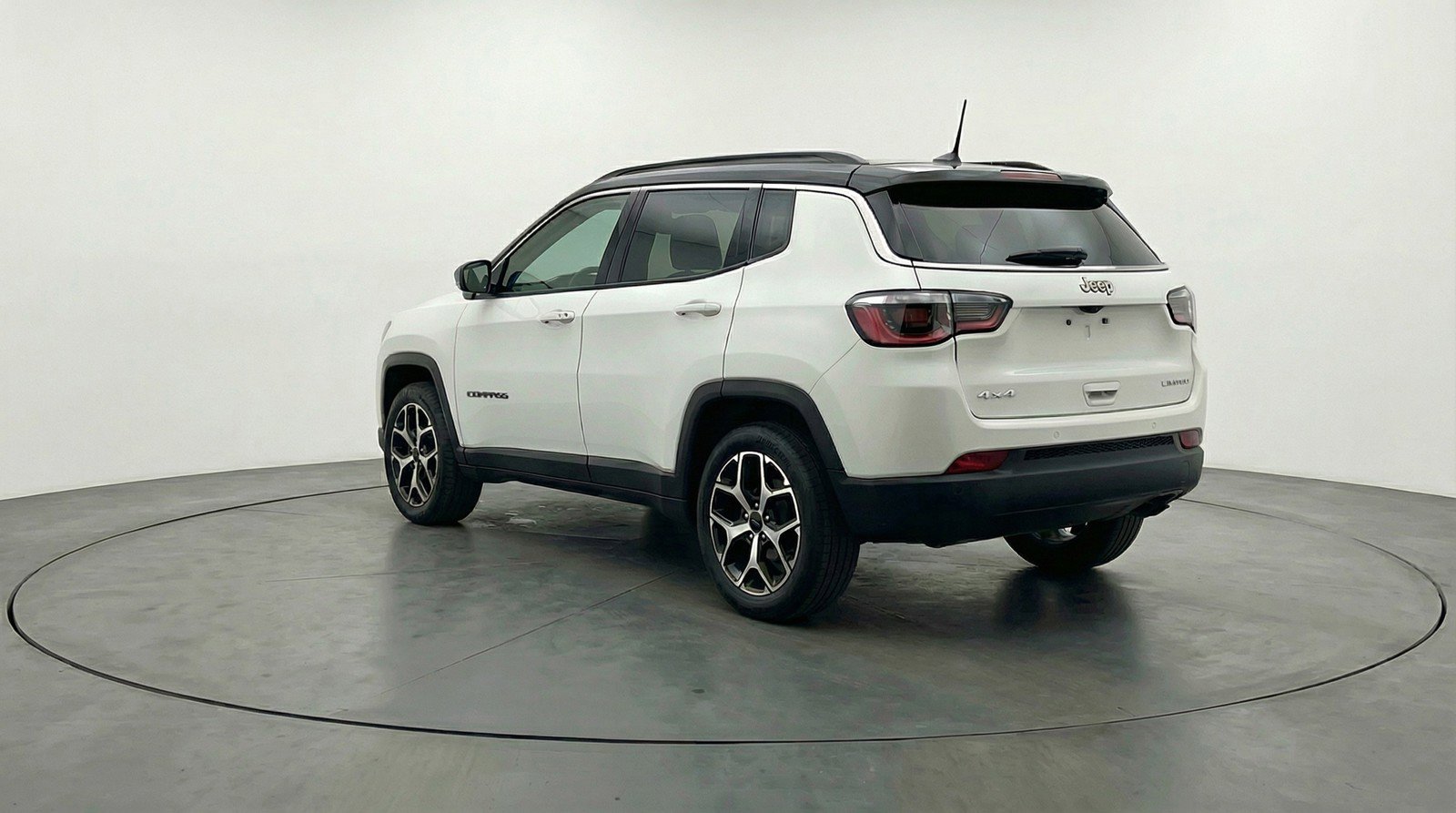 Used 2025 Jeep Compass Limited image 6
