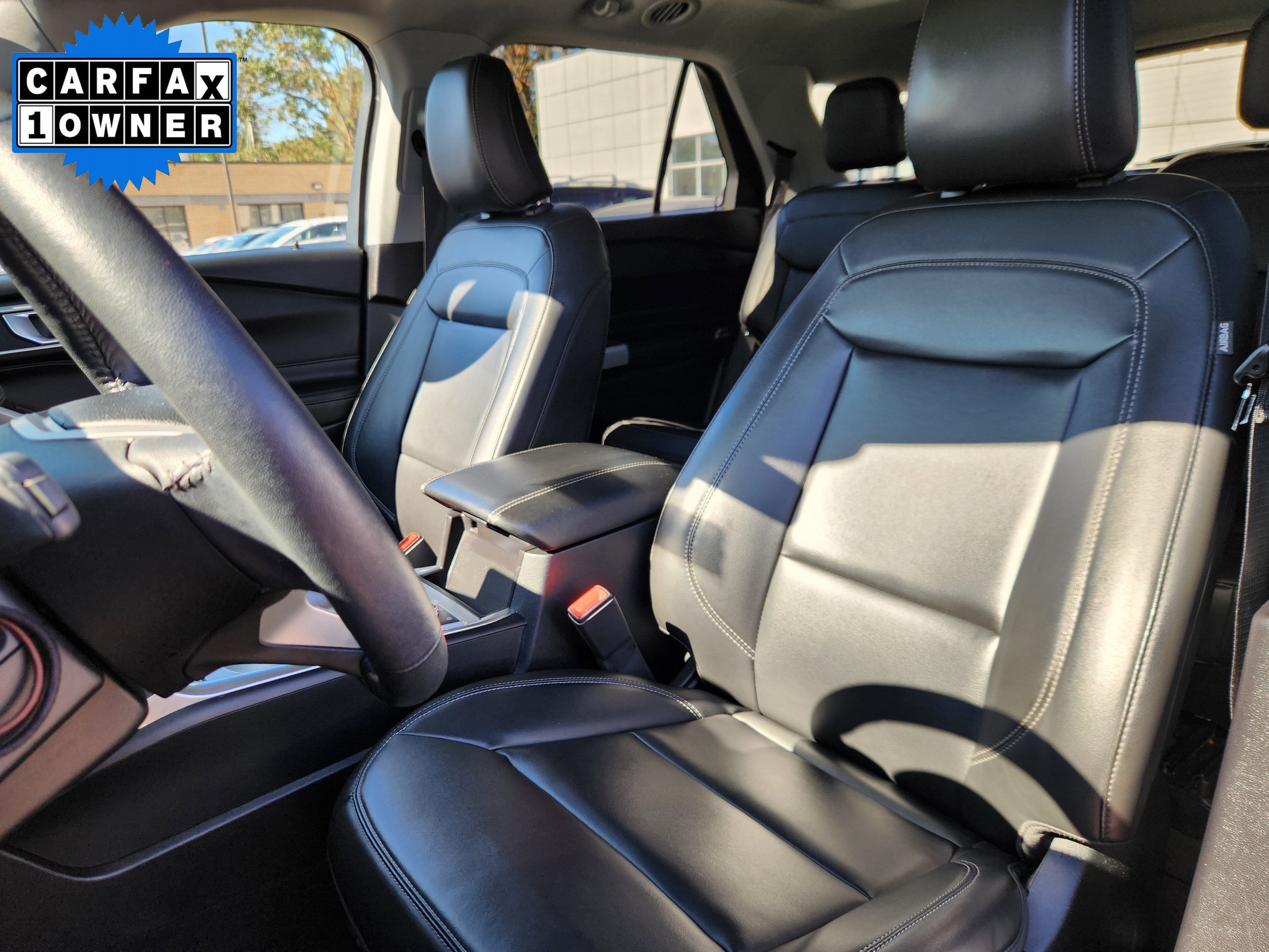 Used 2022 Ford Explorer XLT w/ Equipment Group 202A image 7