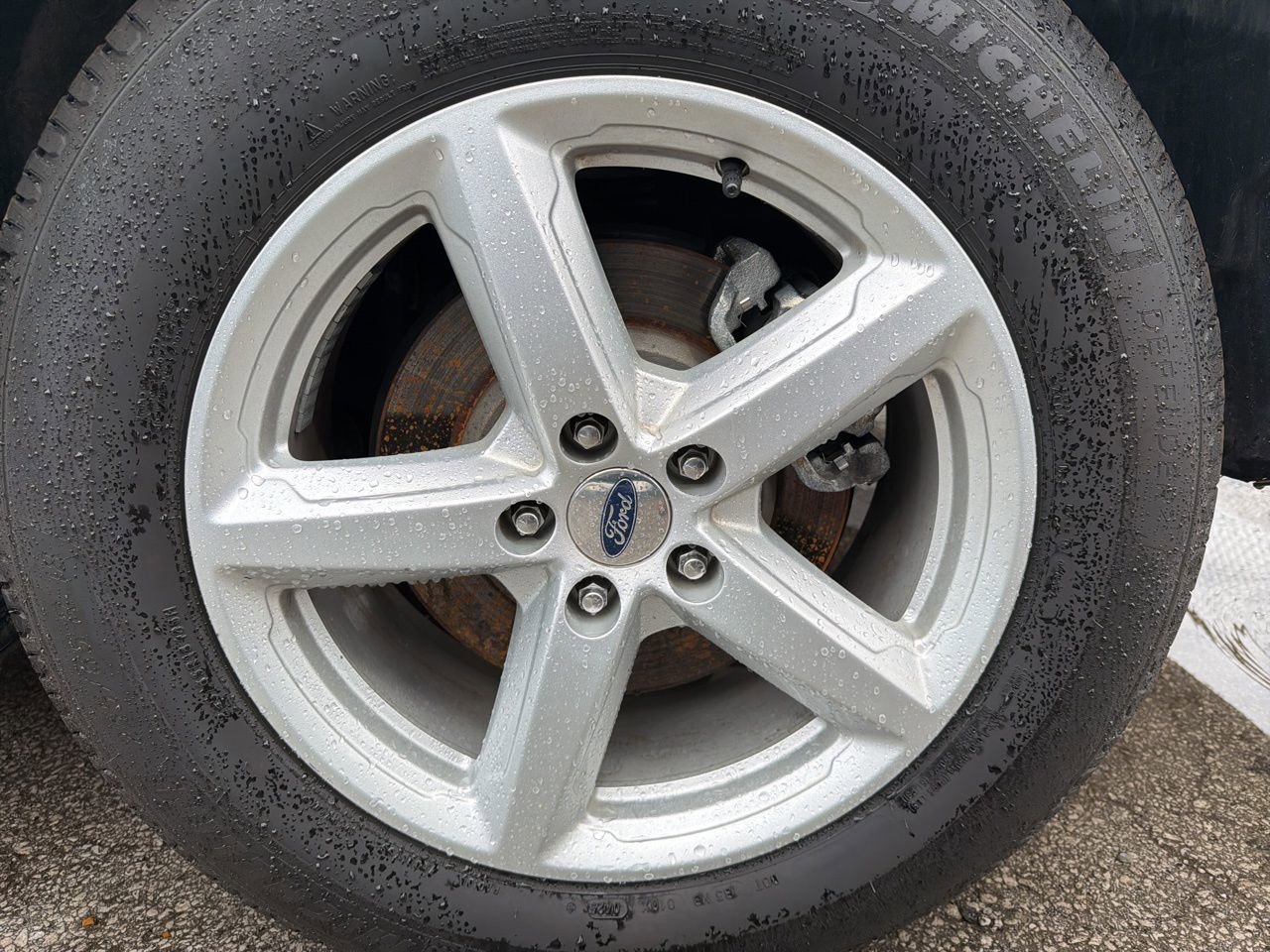 Used 2018 Ford Explorer XLT image 17