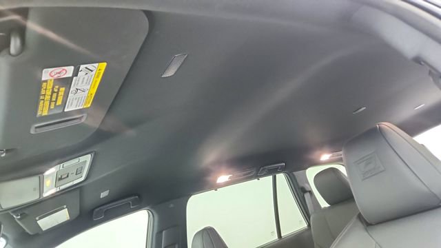 Used 2026 Lexus TX 500h AWD w/ Technology Package image 54