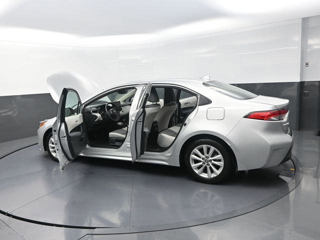 Used 2024 Toyota Corolla LE w/ LE Premium Package FWD image 51