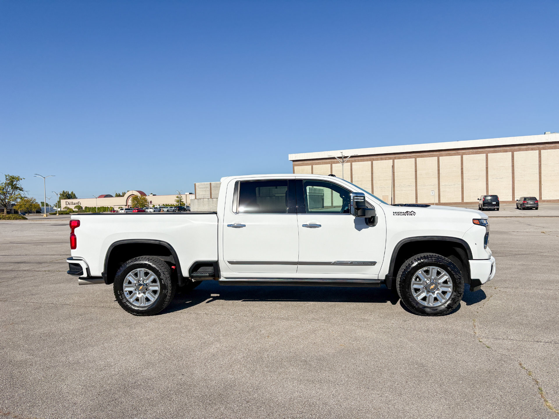 Used 2024 Chevrolet Silverado 2500 High Country w/ Technology Package AWD/4WD image 11