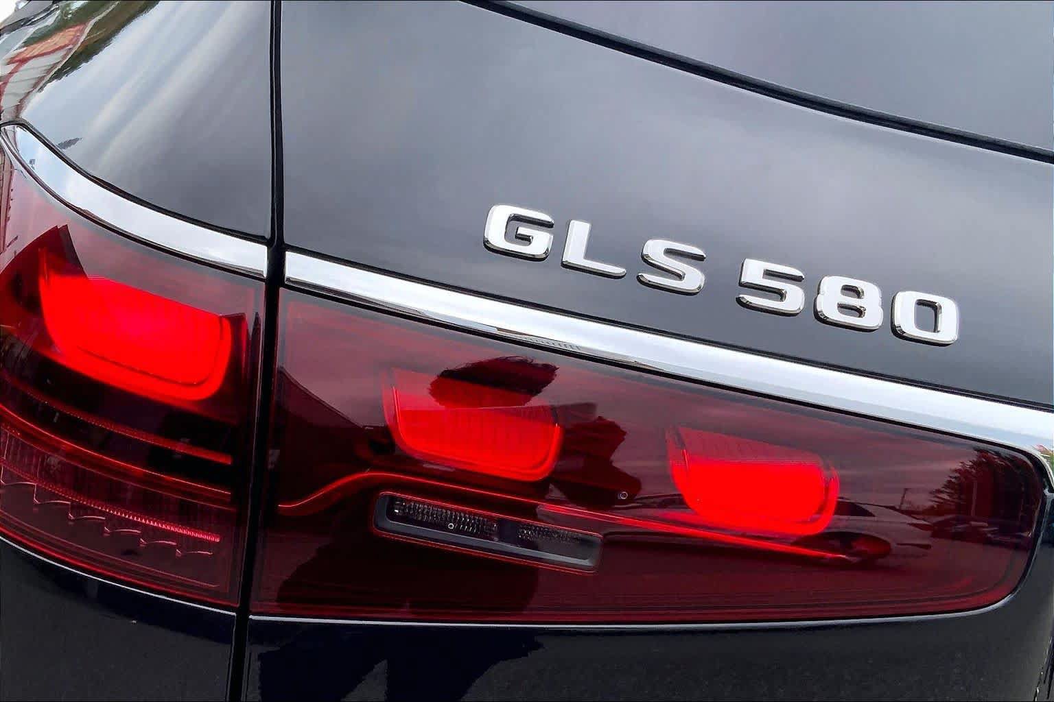 New 2026 Mercedes-Benz GLS 580 4MATIC image 6