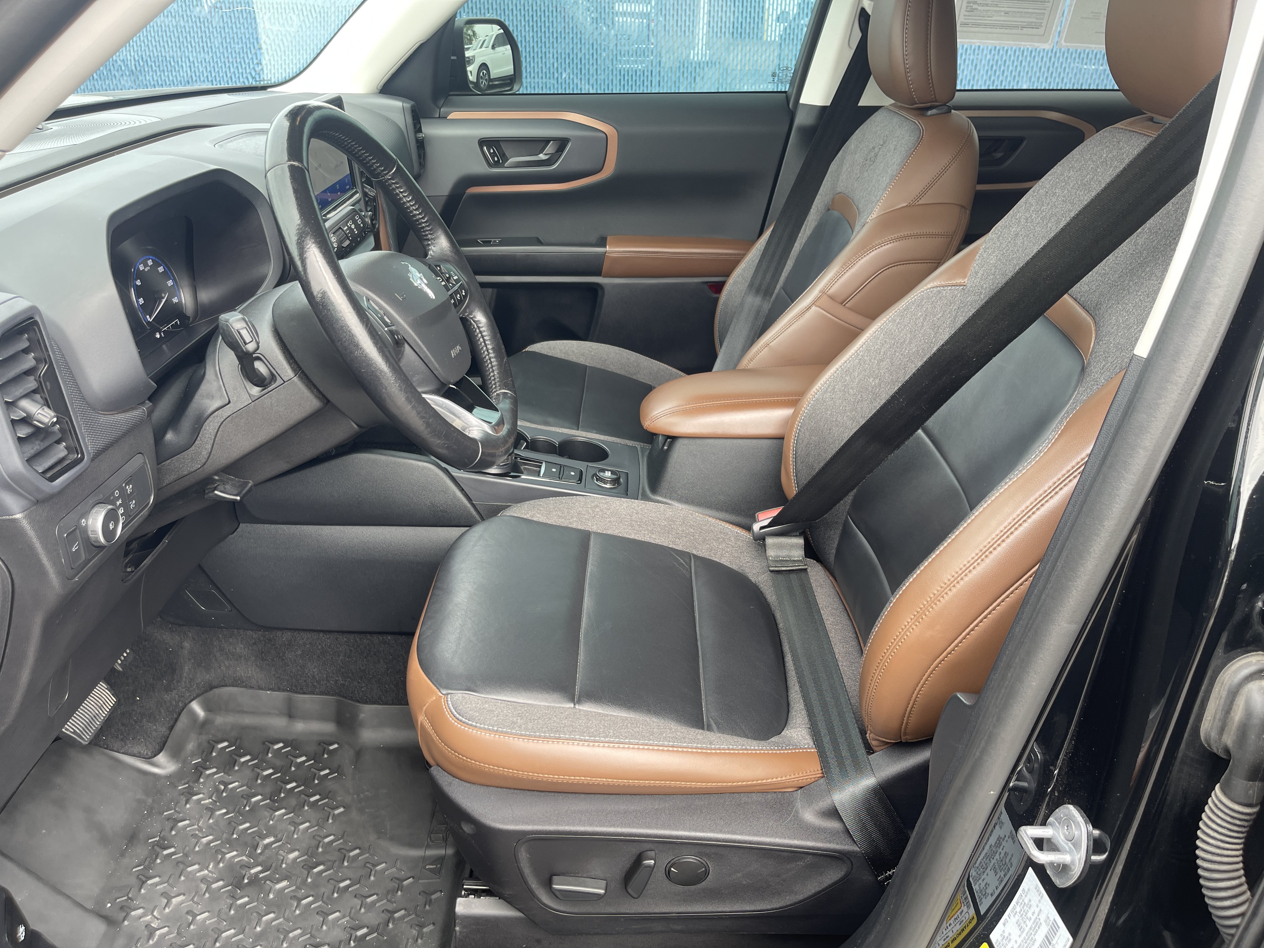 Used 2022 Ford Bronco Sport Outer Banks w/ Tech Package AWD/4WD image 14