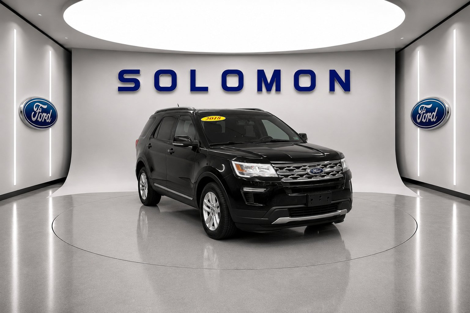 Used 2018 Ford Explorer XLT AWD/4WD image 3