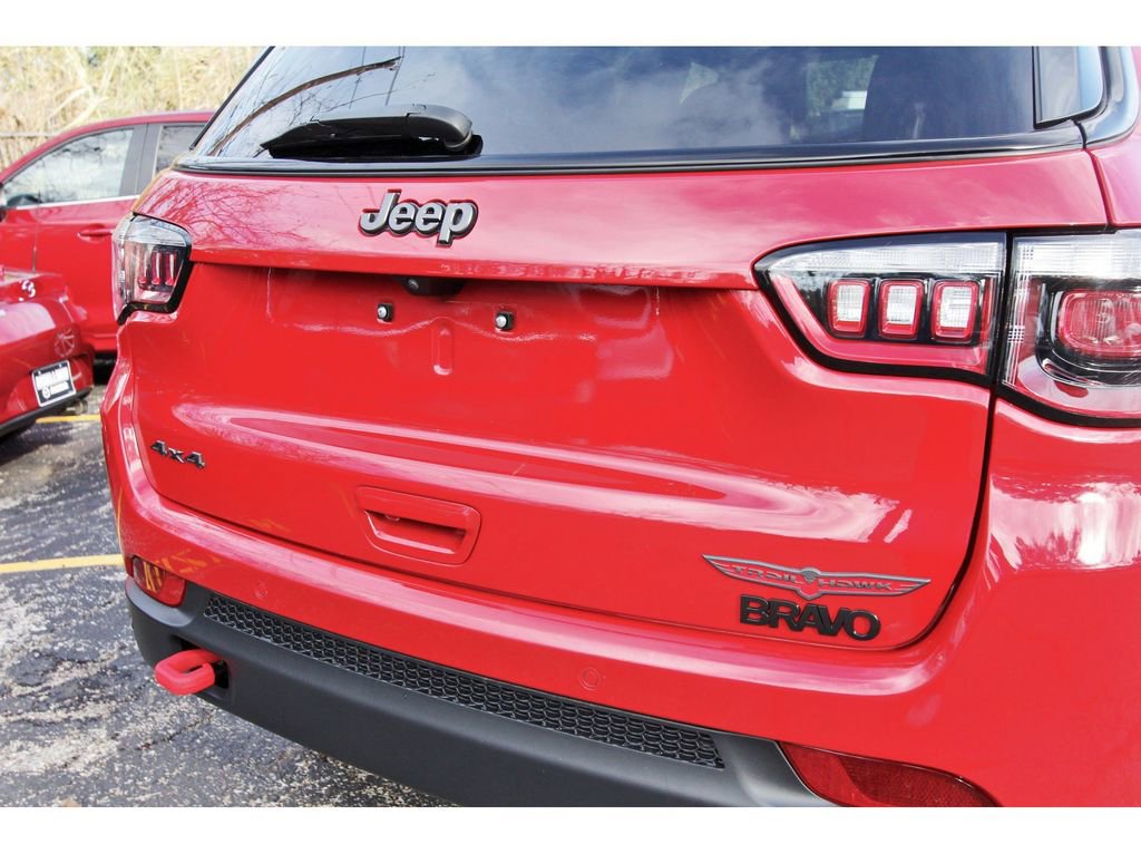 Used 2023 Jeep Compass Trailhawk AWD/4WD image 5