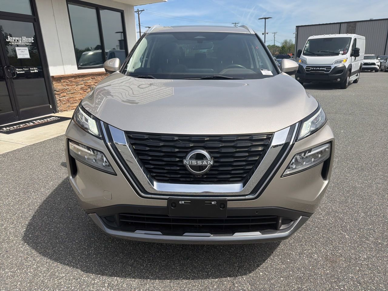 Used 2023 Nissan Rogue SL w/ SL Premium Package image 10