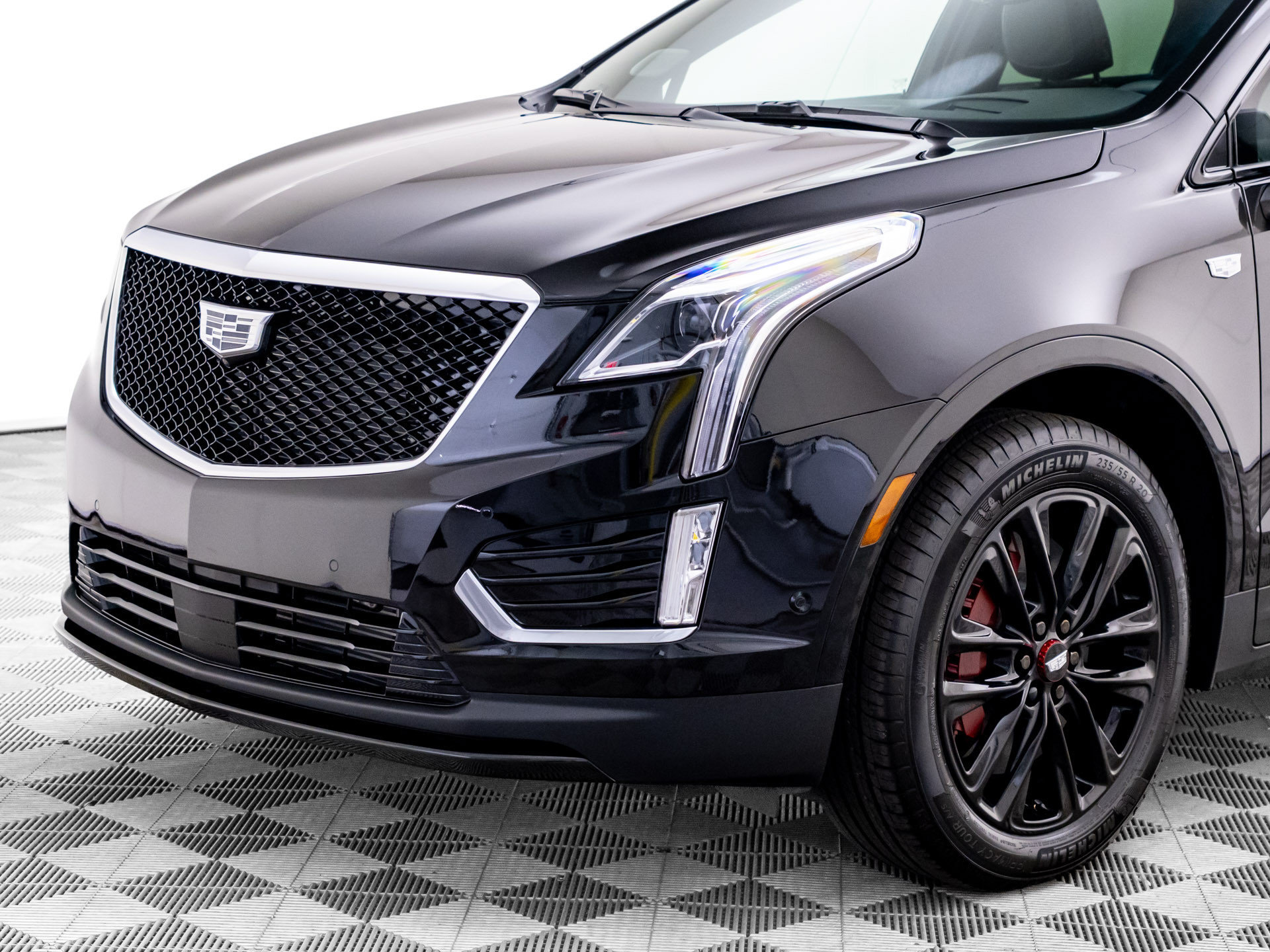 New 2026 Cadillac XT5 Sportv w/ LPO, Red Accent Package AWD/4WD image 36