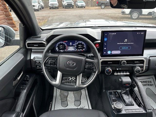 Used 2025 Toyota Tacoma TRD Sport image 12