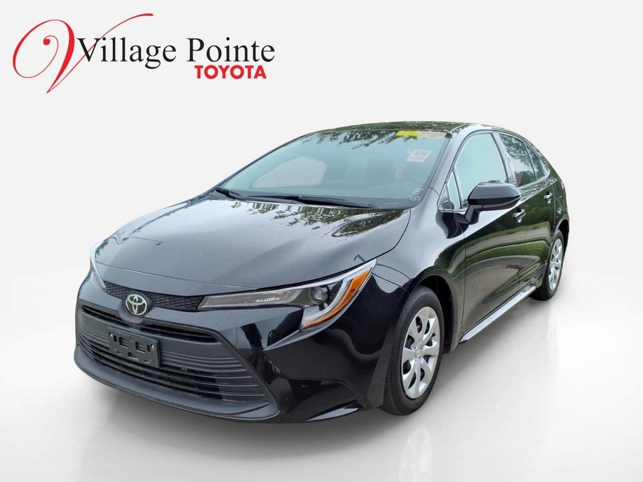 Used 2024 Toyota Corolla LE FWD image 1