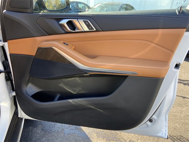 Certified 2022 BMW X5 xDrive40i w/ Parking Assistance Package image 29