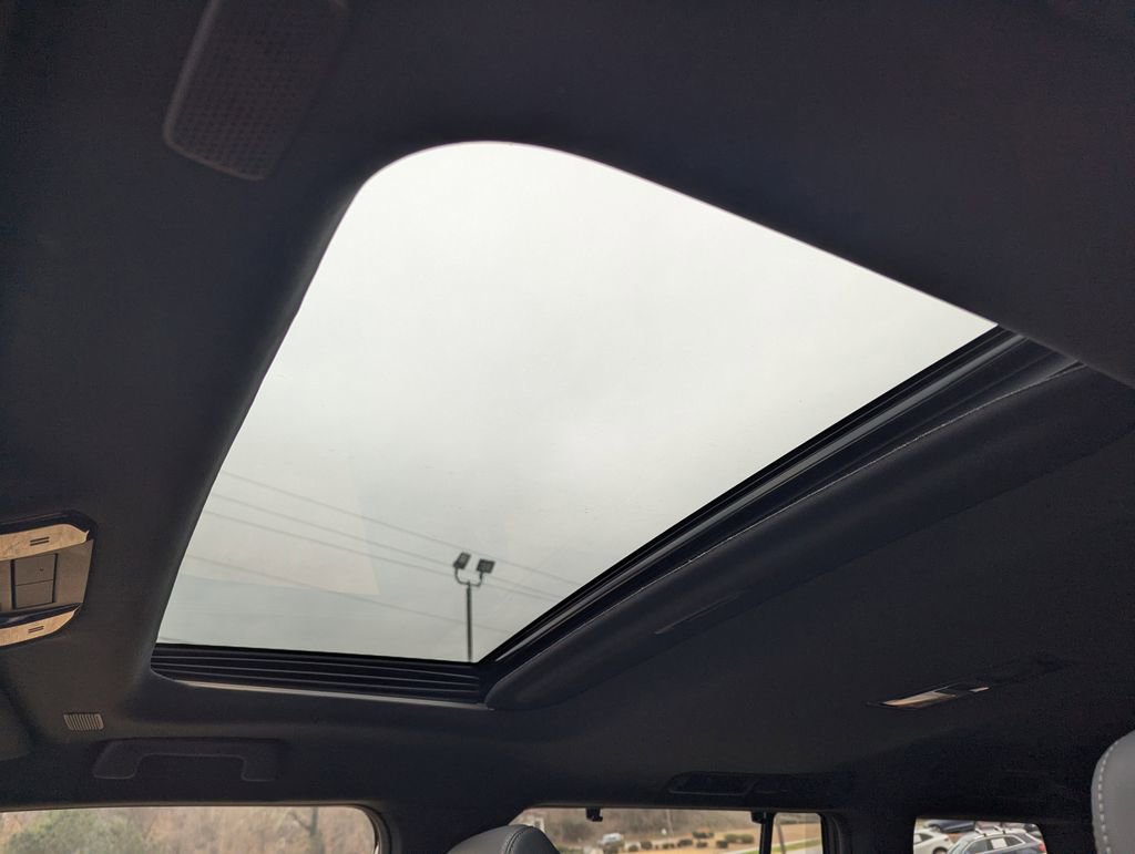 Used 2024 Lexus GX 550 w/ Accessory Package (Z1) AWD/4WD image 21