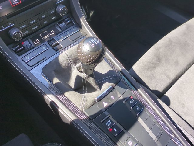 Used 2020 Porsche 718 Cayman GT4 RWD image 12