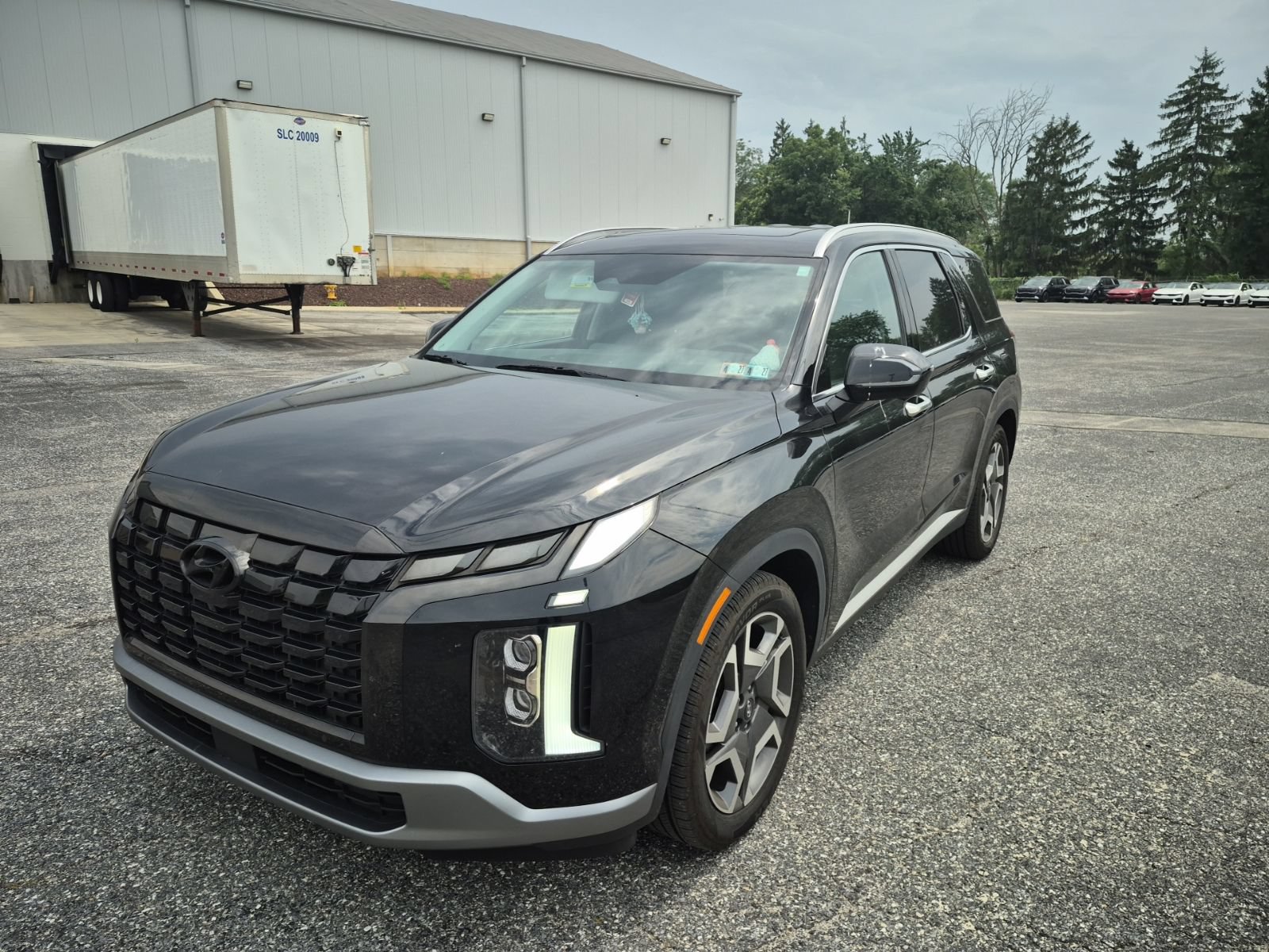 Used 2023 Hyundai Palisade Limited AWD/4WD image 2