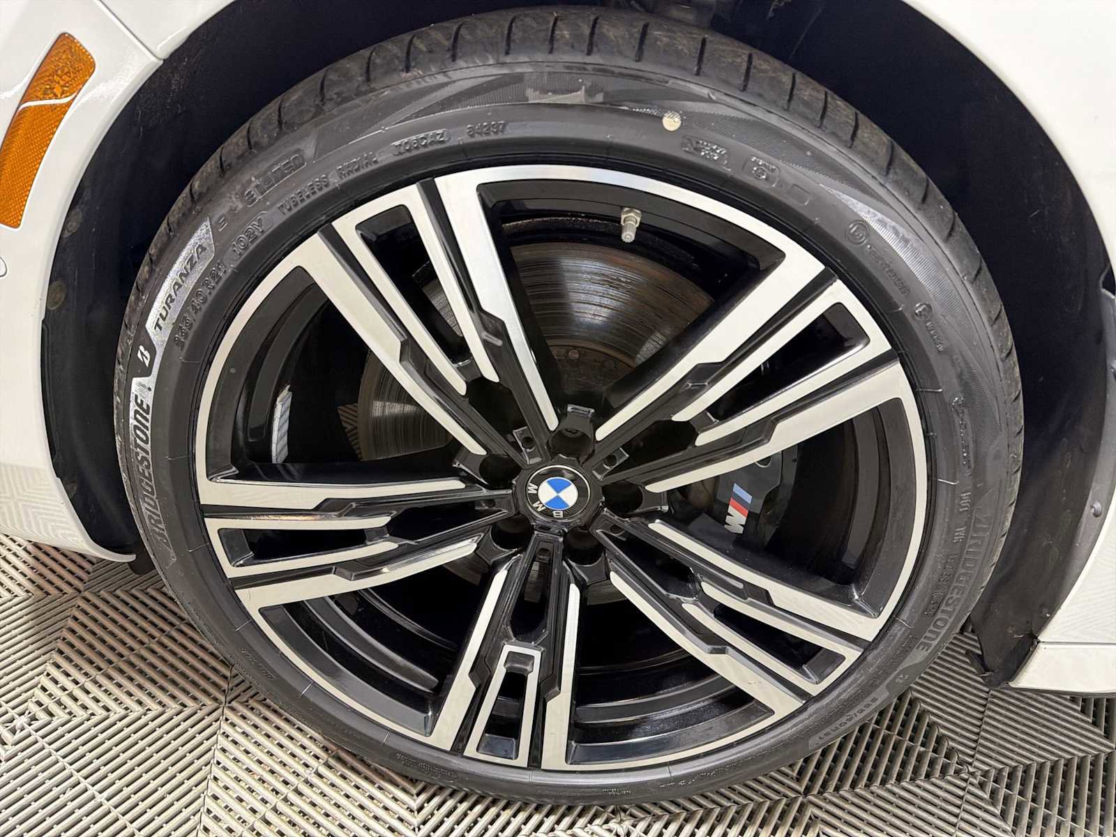 Certified 2023 BMW 760i xDrive AWD/4WD image 10