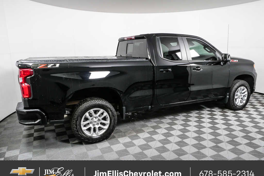 Used 2022 Chevrolet Silverado 1500 RST w/ Convenience Package II AWD/4WD image 2