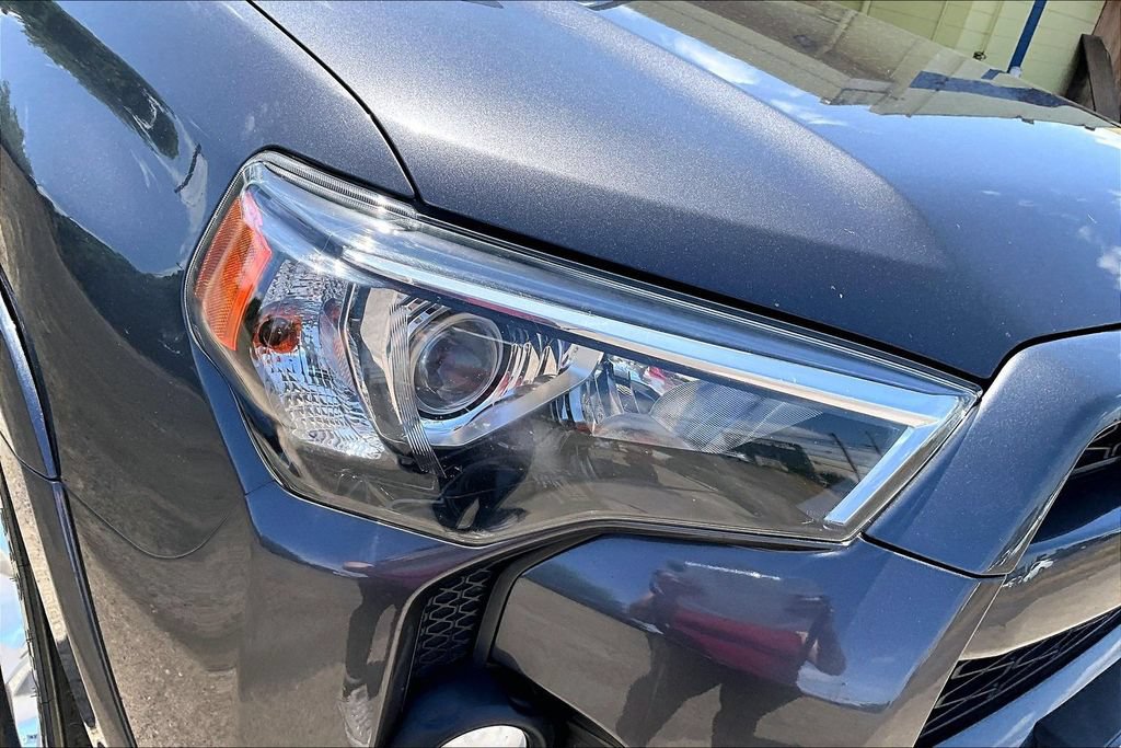 Used 2017 Toyota 4Runner SR5 Premium AWD/4WD image 27