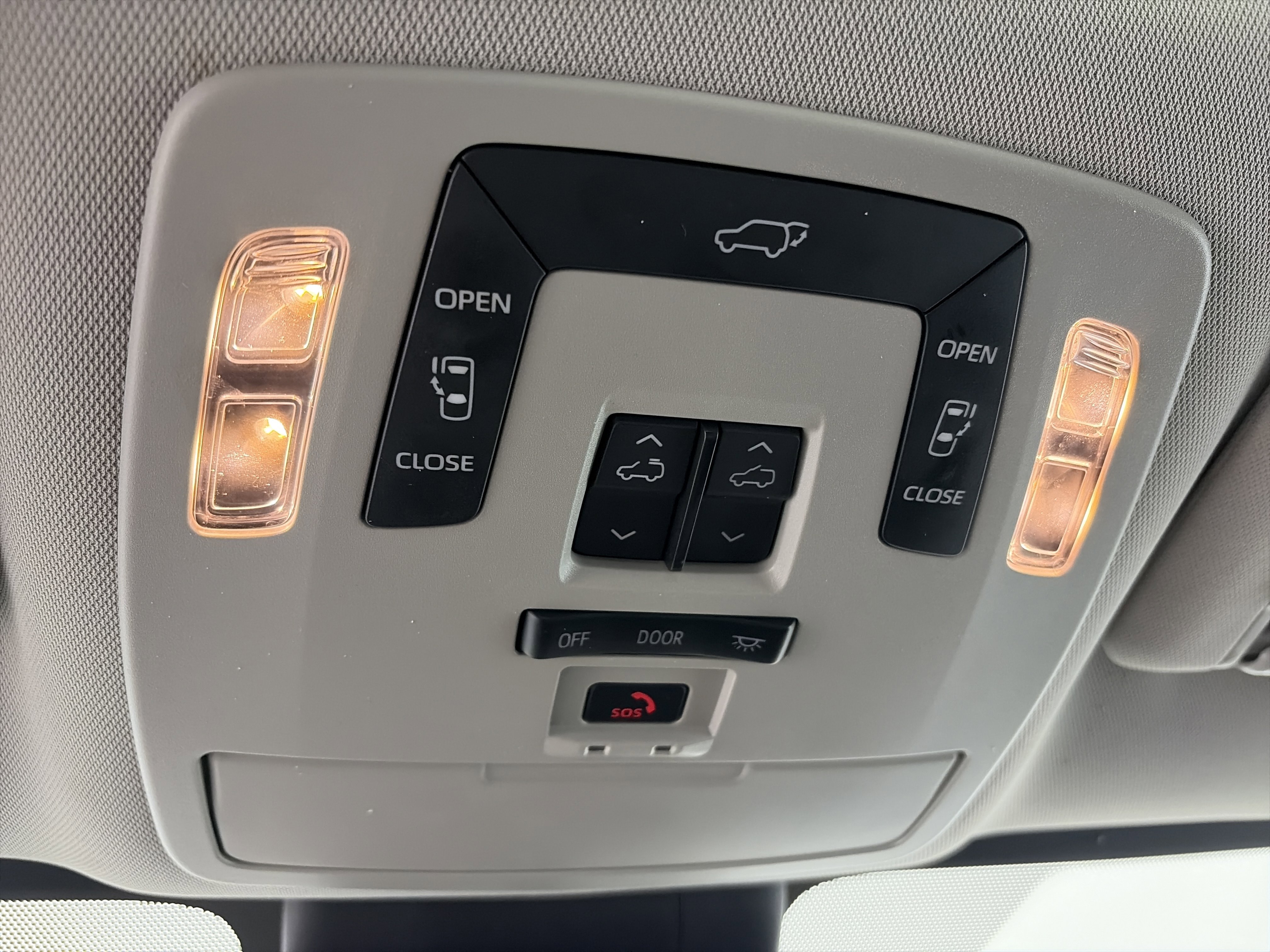 Used 2021 Toyota Sienna XLE image 37