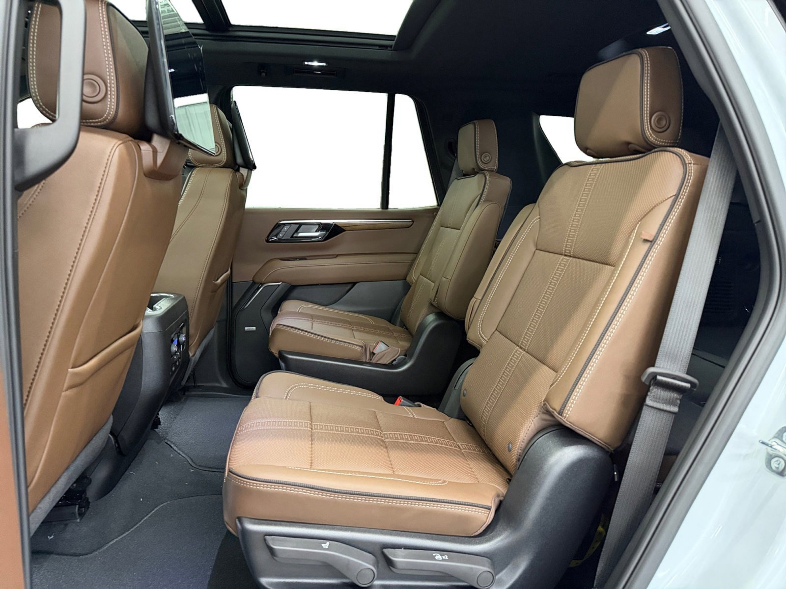 New 2026 Chevrolet Tahoe High Country AWD/4WD image 10