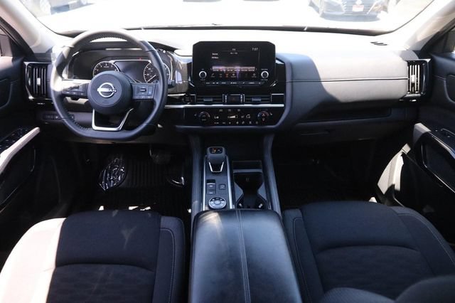 Certified 2025 Nissan Pathfinder SV AWD/4WD image 22