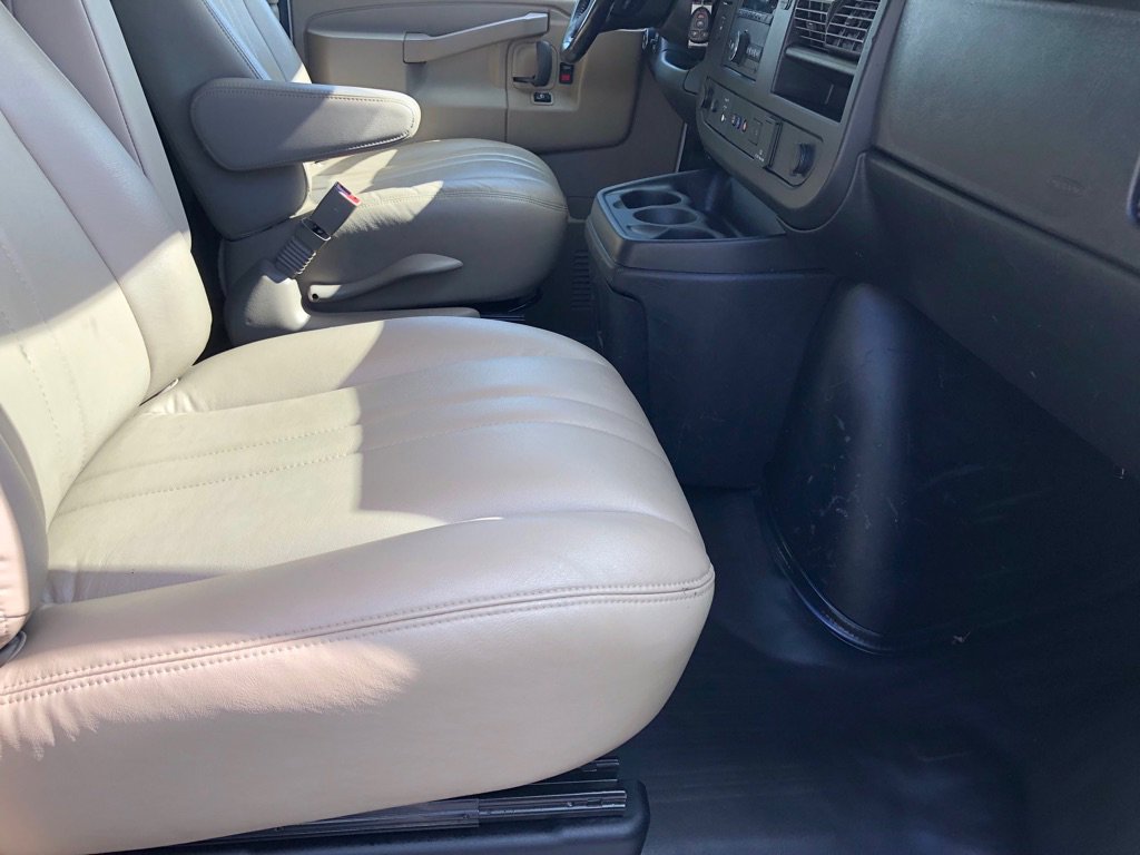 Used 2020 Chevrolet Express 3500 w/ Driver Convenience Package image 23