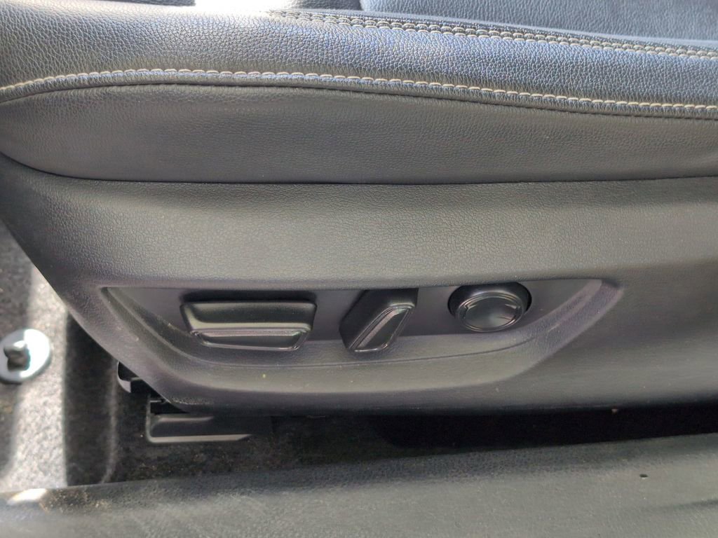 Used 2025 Toyota Camry SE image 18