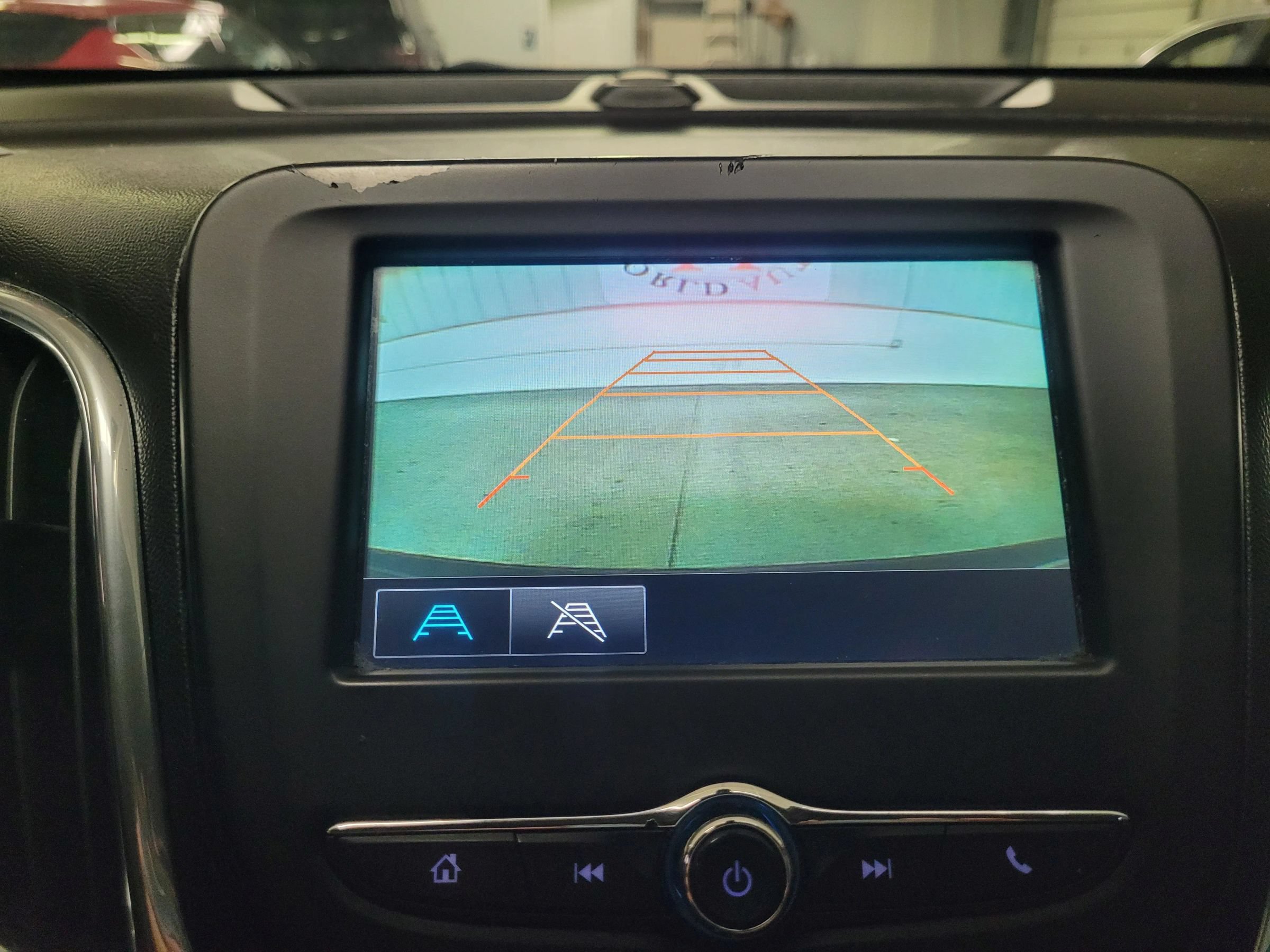Used 2018 Chevrolet Equinox LT FWD image 24