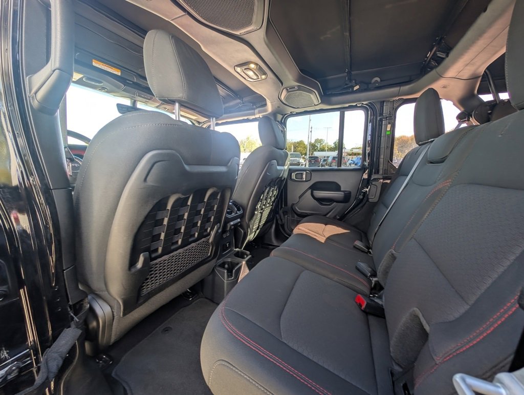 Used 2021 Jeep Wrangler Unlimited Rubicon w/ Xtreme Recon 35" Tire Package image 17